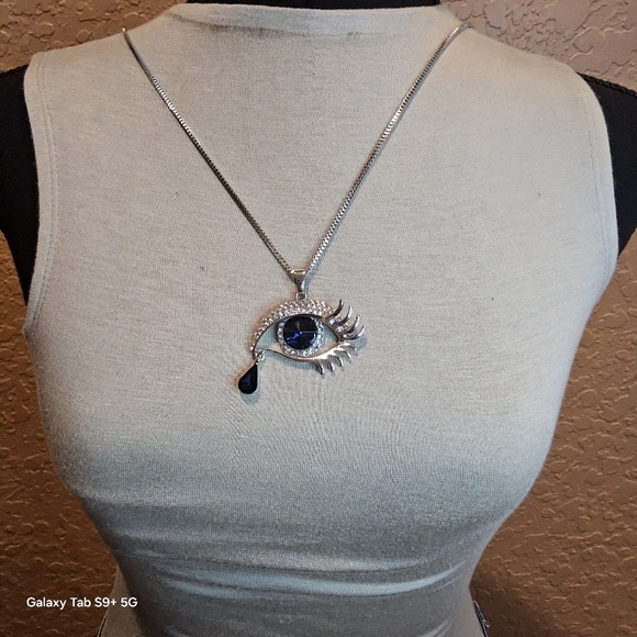NWT HEALING EVIL EYE STATEMENT NECKLACE - Picture 3 of 3